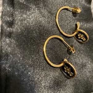 Small 18K Confession hoop earrings